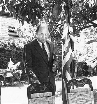 Negroponte in Honduras, 1984